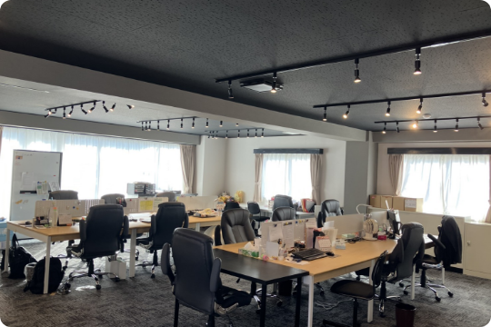 ログ03の外観/内観